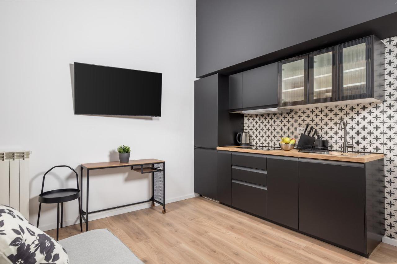 Apartments & Rooms One World リエカ エクステリア 写真