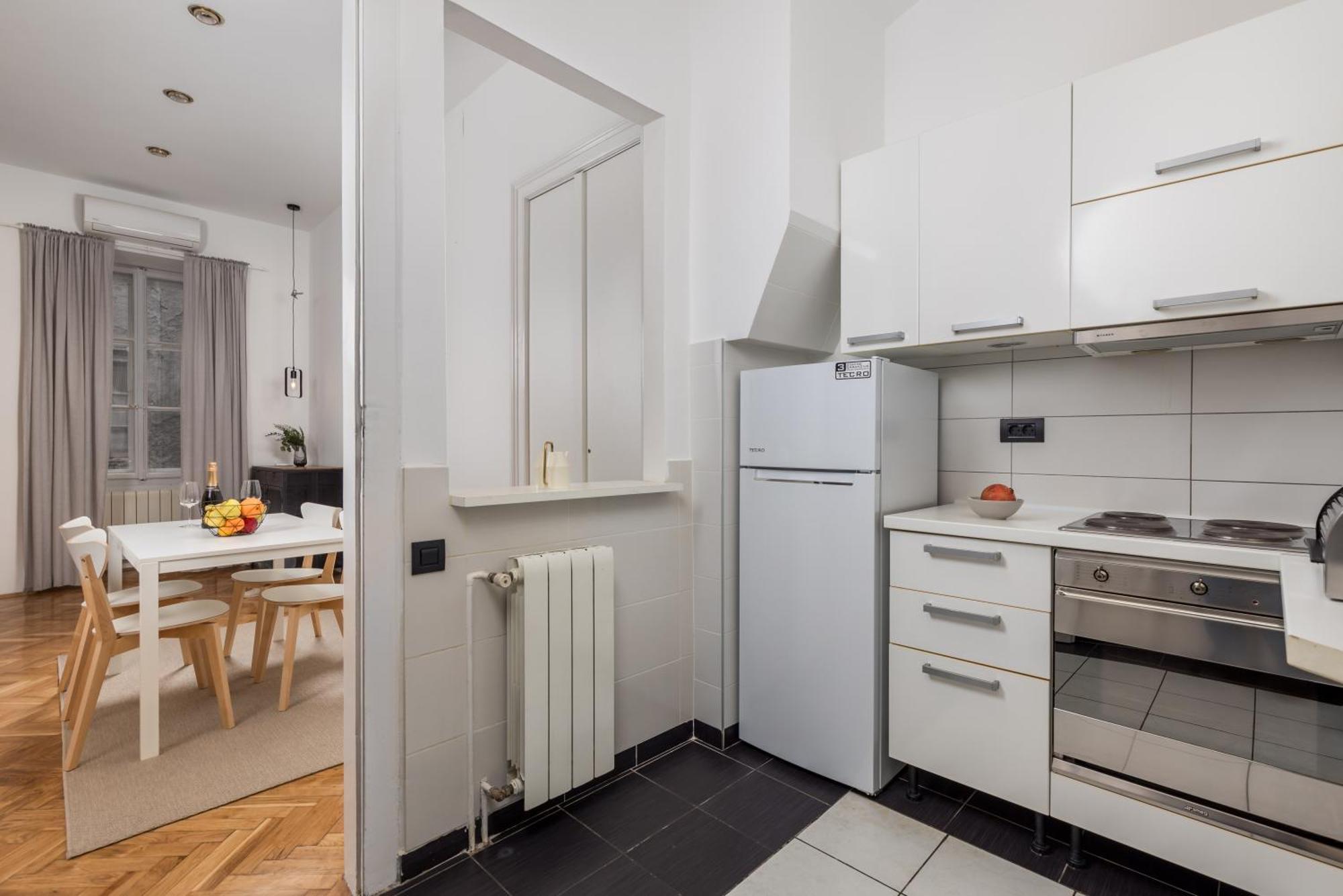 Apartments & Rooms One World リエカ エクステリア 写真