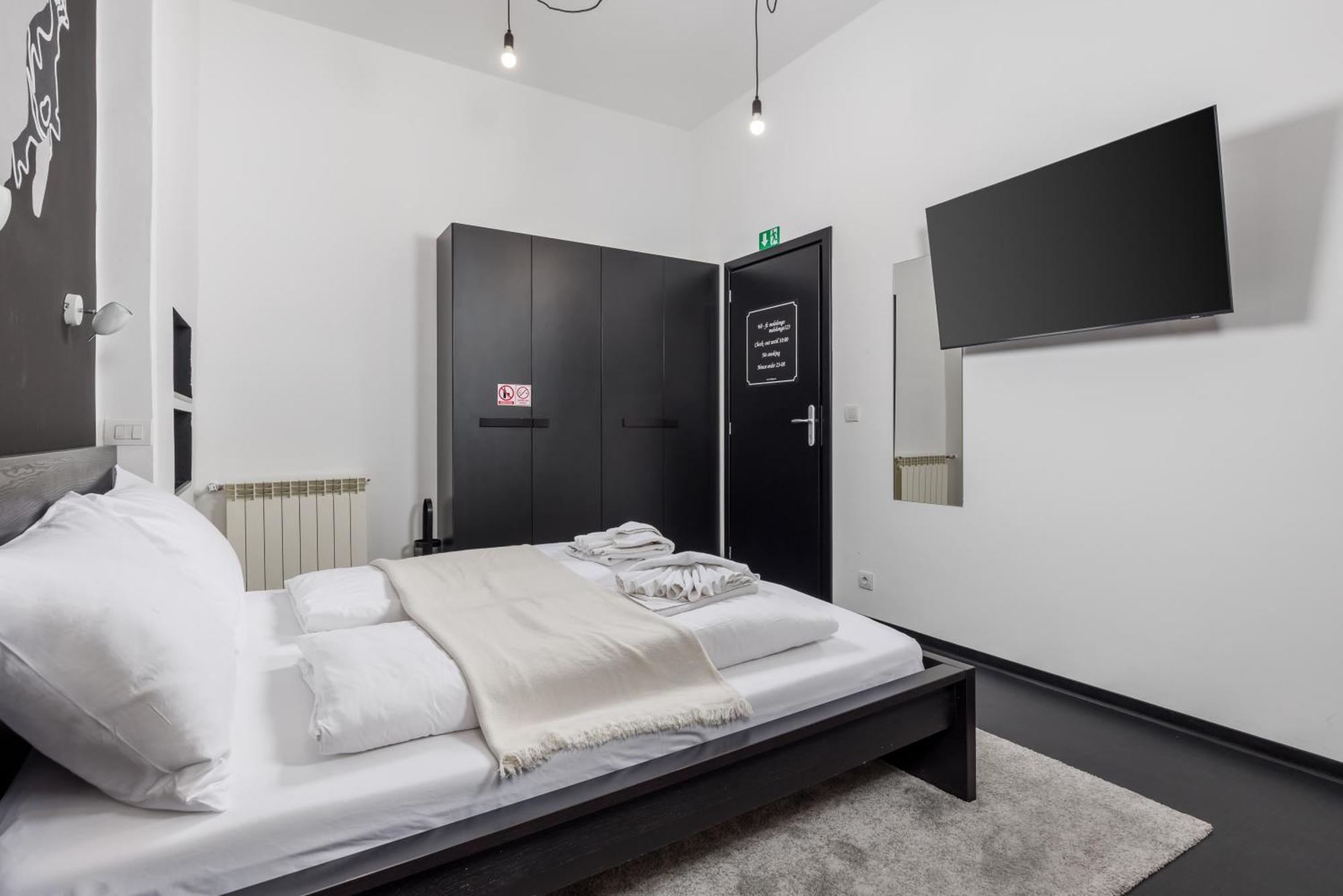 Apartments & Rooms One World リエカ エクステリア 写真