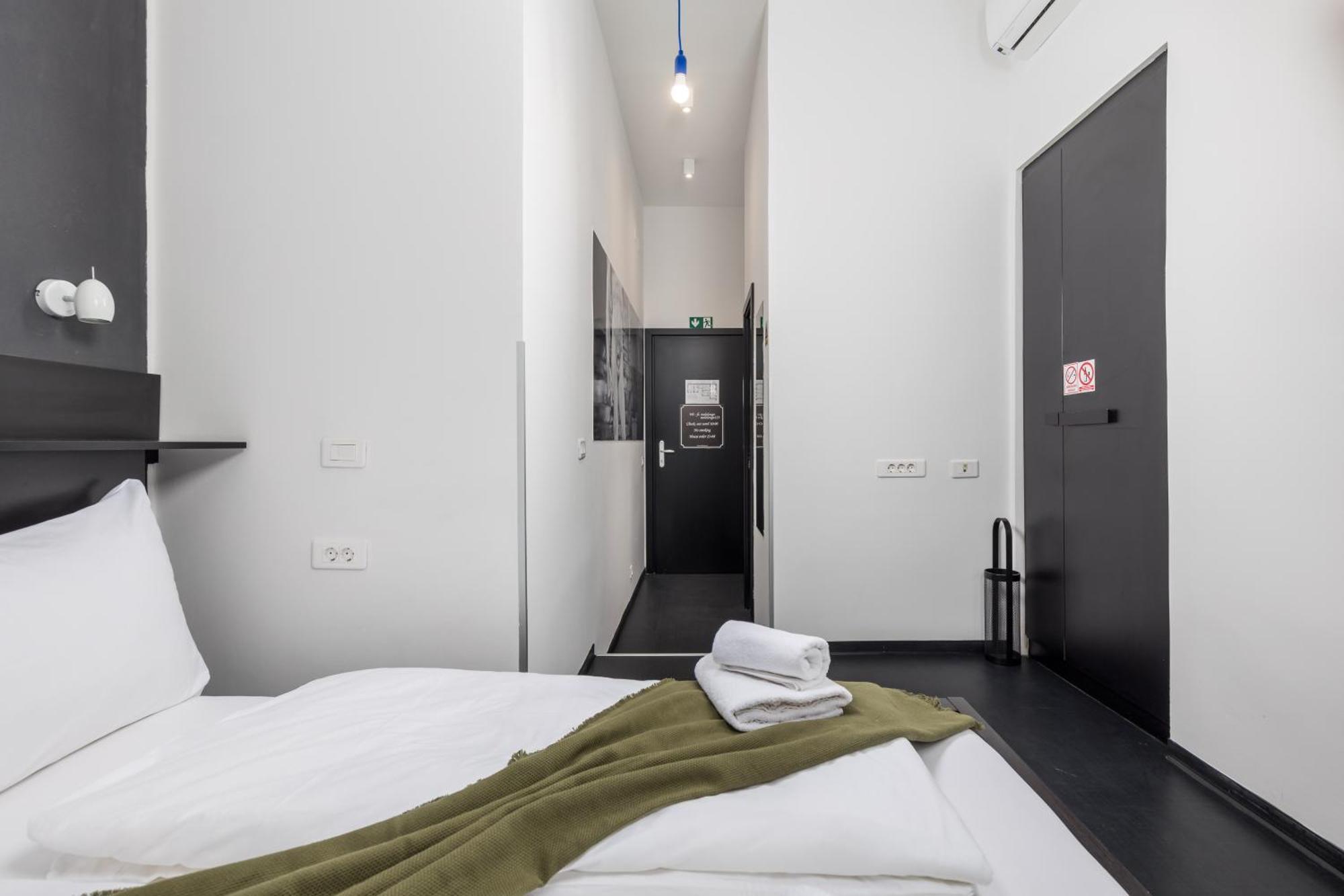 Apartments & Rooms One World リエカ エクステリア 写真