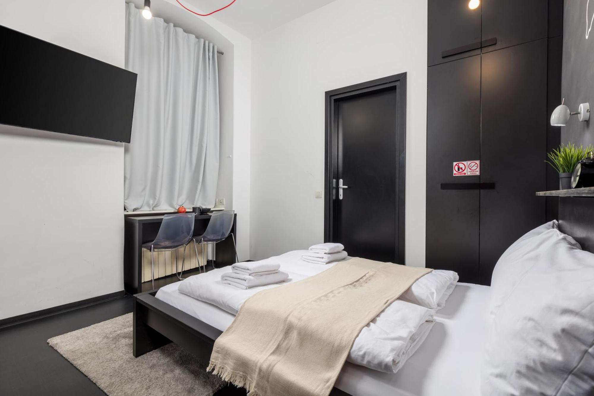 Apartments & Rooms One World リエカ エクステリア 写真